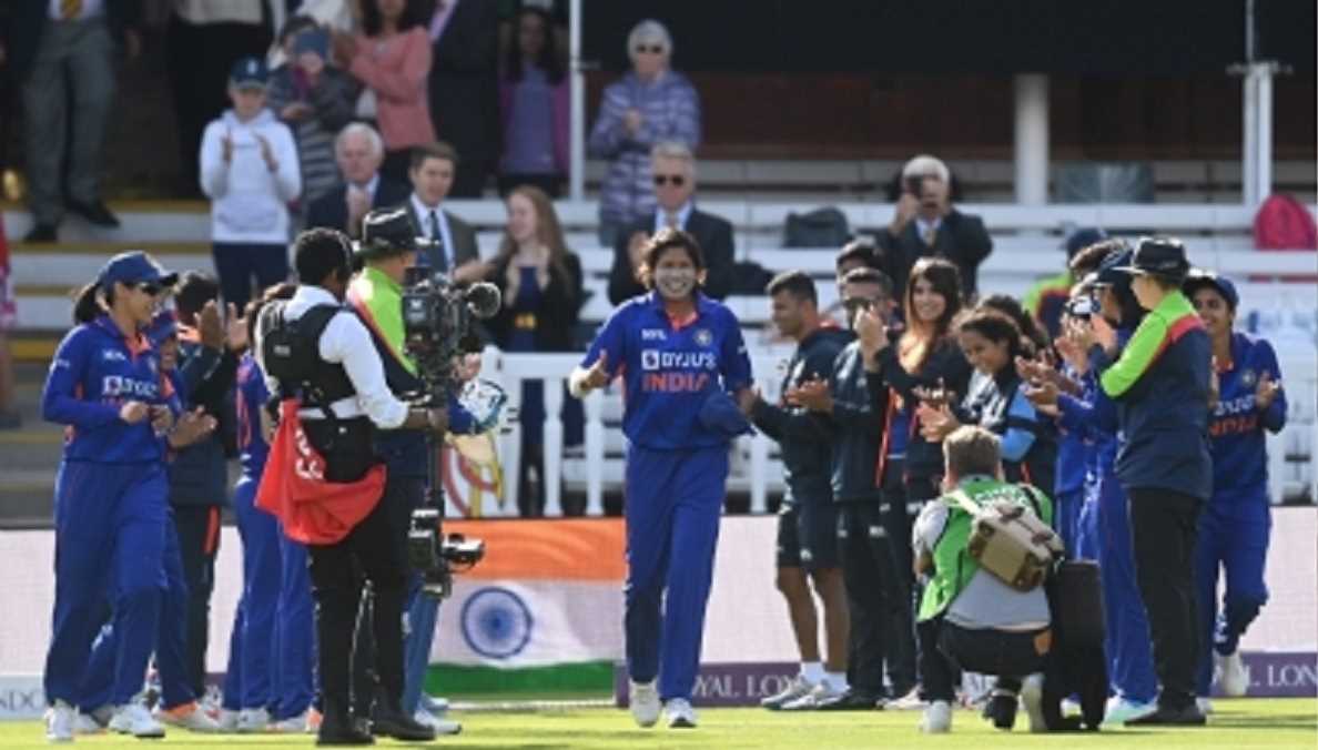 बीसीसीआई ने दिग्गज तेज गेंदबाज झूलन को शानदार अंतर्राष्ट्रीय करियर के लिए बधाई दी