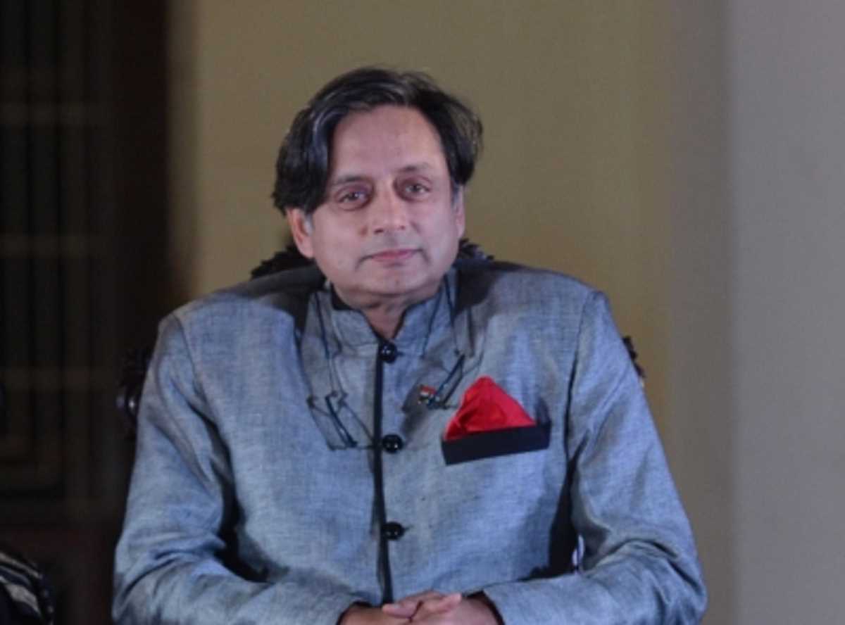 Congress President election : गांधी परिवार को लेकर शशि थरूर का बड़ा बयान!