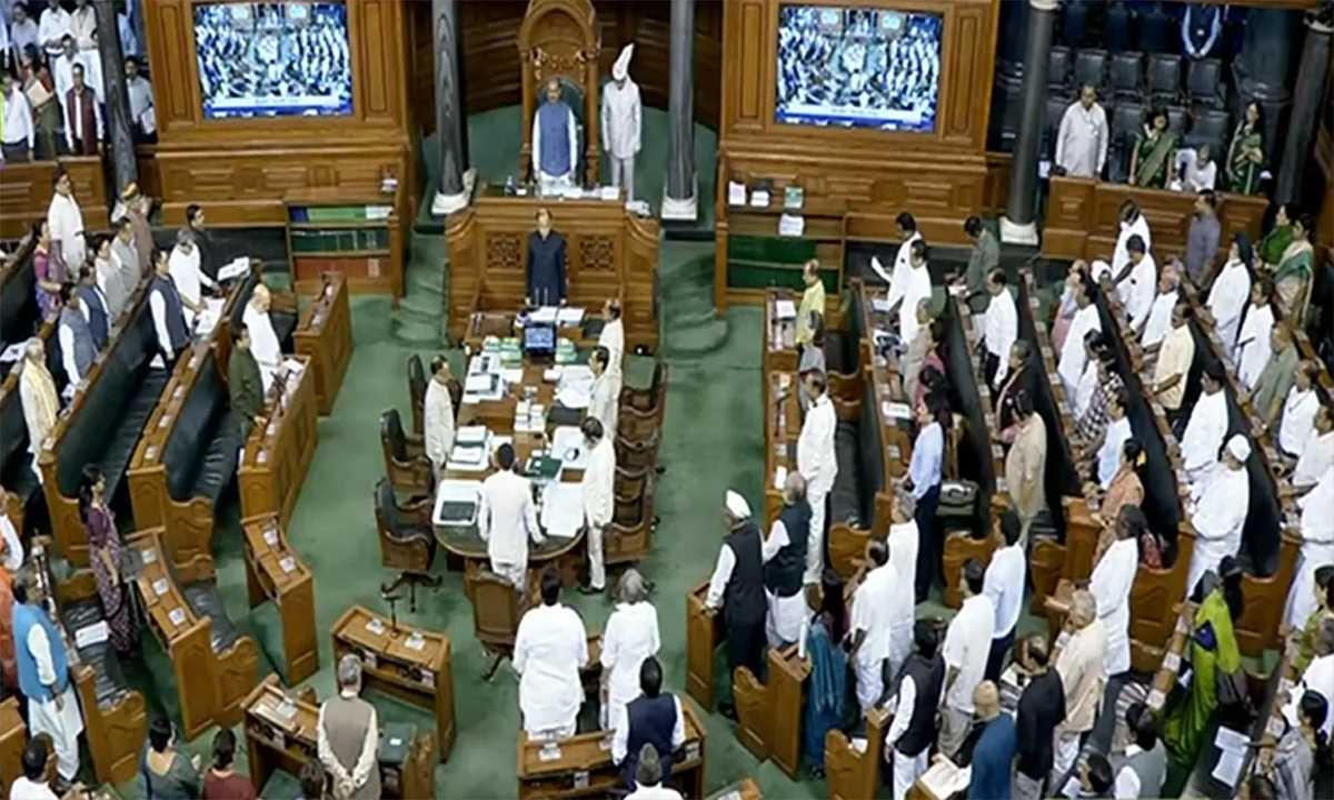 संसद को ठप्प कौन कर रहा है?