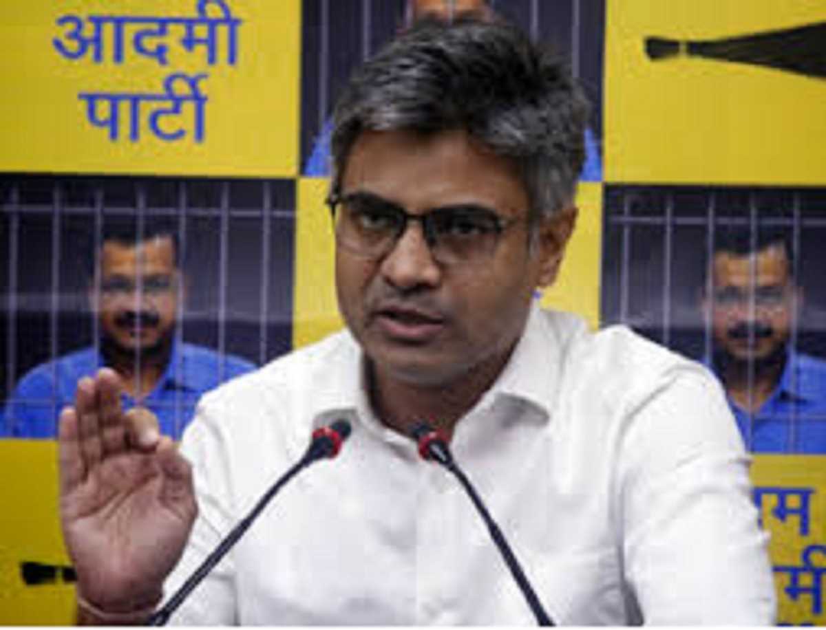 एक के बाद एक पेपर लीक हो रहे हैं, यह पूरे सिस्टम का फेलियर है : संदीप पाठक