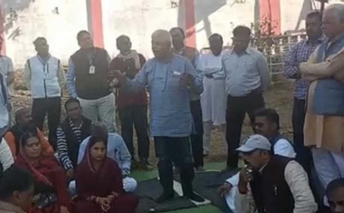 मप्र कांग्रेस नेता की पीएम मोदी को मारने के लिए तैयार रहो टिप्पणी से मचा बवाल, प्राथमिकी दर्ज मप्र कांग्रेस नेता की पीएम मोदी को मारने के लिए तैयार रहो टिप्पणी से मचा बवाल, प्राथमिकी दर्ज