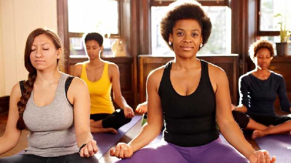 शोध: महिलाओं में अल्जाइमर का जोखिम कम कर सकता है योग