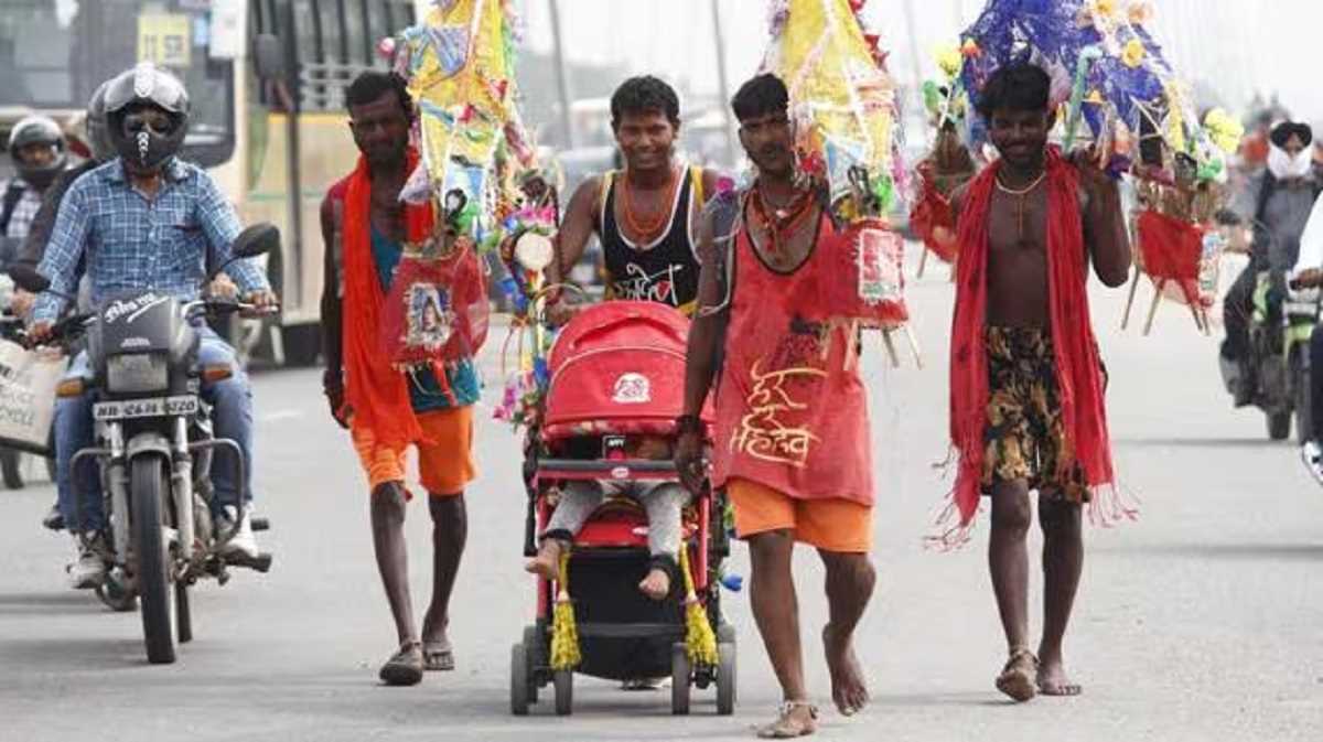 रांची के मॉल में नंगे पांव पहुंचे कांवरियों को एंट्री न देने पर विवाद, भाजपा ने की कार्रवाई की मांग