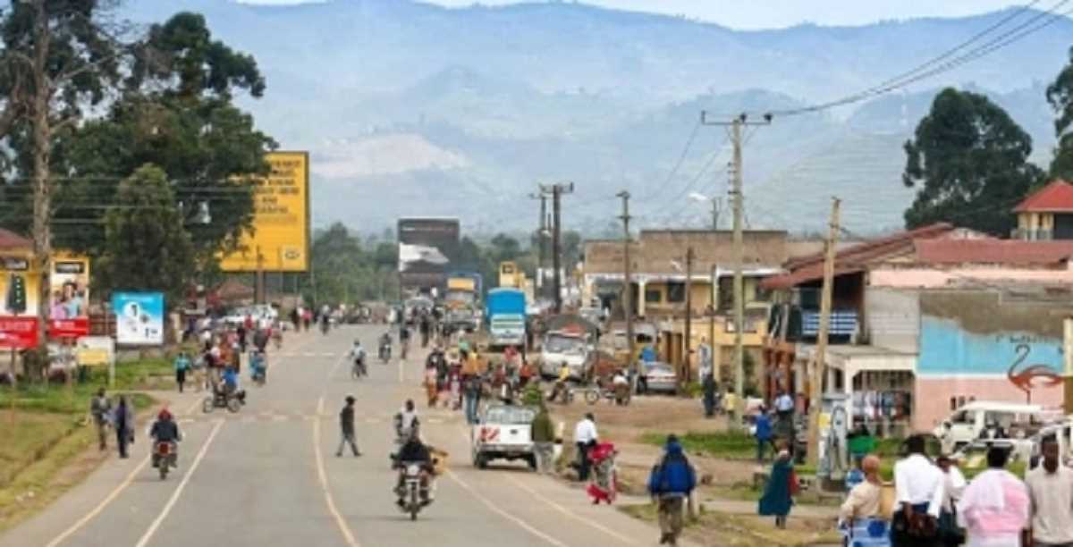 युगांडा में गुजरात के भारतीय की गोली मारकर हत्या, पुलिसकर्मी हिरासत में युगांडा में गुजरात के भारतीय की गोली मारकर हत्या, पुलिसकर्मी हिरासत में