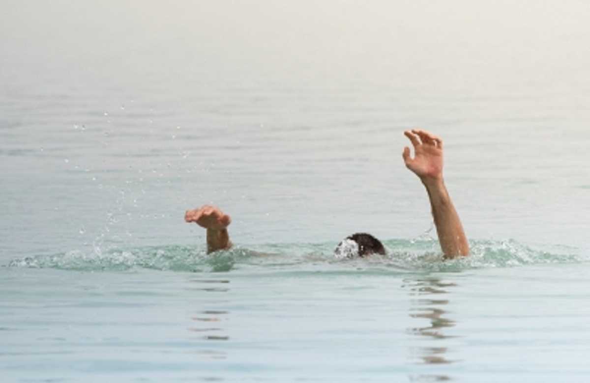 कर्नाटक: तीन बहनों ने भाई को डूबने से बचाने की कोशिश की, सभी की मौत कर्नाटक: तीन बहनों ने भाई को डूबने से बचाने की कोशिश की, सभी की मौत