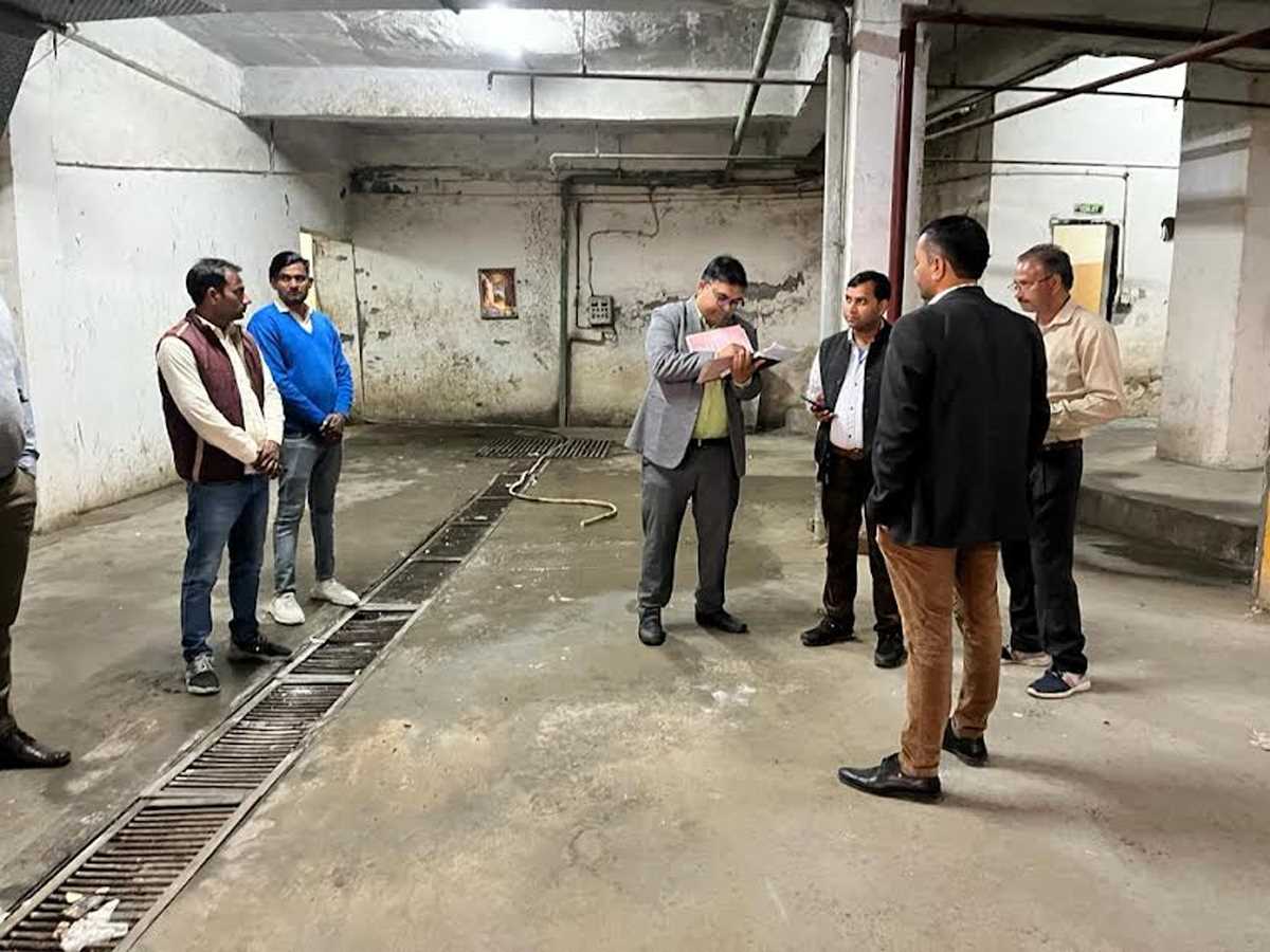 कूड़े का निस्तारण न करने पर चार सोसाइटियों पर 1.98 लाख का जुर्माना