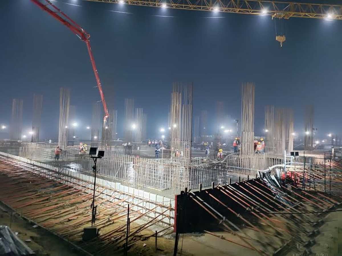नोएडा एयरपोर्ट टर्मिनल की राफ्ट का काम पूरा, 1700 घर मीटर कंक्रीट का इस्तेमाल