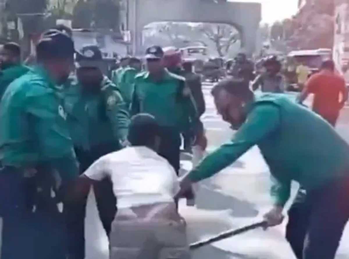 बांग्लादेश : पुलिस के साथ हिंसक झड़प में कई मजूदर घायल, क्या है मामला?