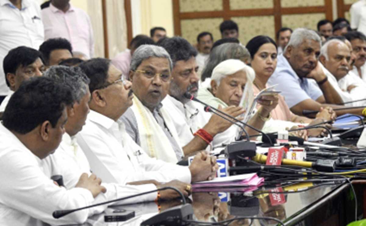 कर्नाटक के मंत्री दिल्ली रवाना, राहुल निकालेंगे अंदरूनी कलह का समाधान कर्नाटक के मंत्री दिल्ली रवाना, राहुल निकालेंगे अंदरूनी कलह का समाधान