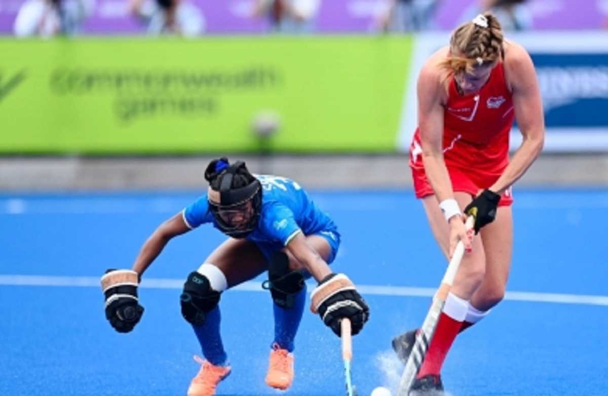 राष्ट्रमंडल: इंग्लैंड ने भारतीय महिला हॉकी टीम को 1-3 से हराया राष्ट्रमंडल: इंग्लैंड ने भारतीय महिला हॉकी टीम को 1-3 से हराया