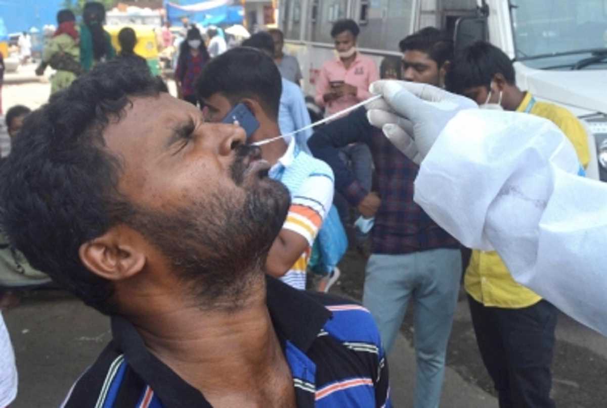 बीते 24 घंटों में 13,734 नए केस, एक्टिव मरीजों की संख्या 1 लाख 39 हजार के पार बीते 24 घंटों में 13,734 नए केस, एक्टिव मरीजों की संख्या 1 लाख 39 हजार के पार