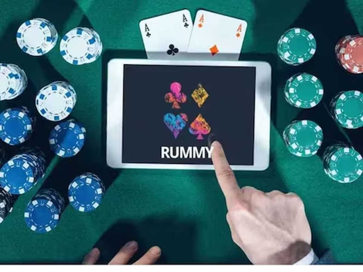 ऑनलाइन रमी में मोटी रकम हारने के बाद, एक और शख्स ने गंवाई जान ऑनलाइन रमी में मोटी रकम हारने के बाद, एक और शख्स ने गंवाई जान