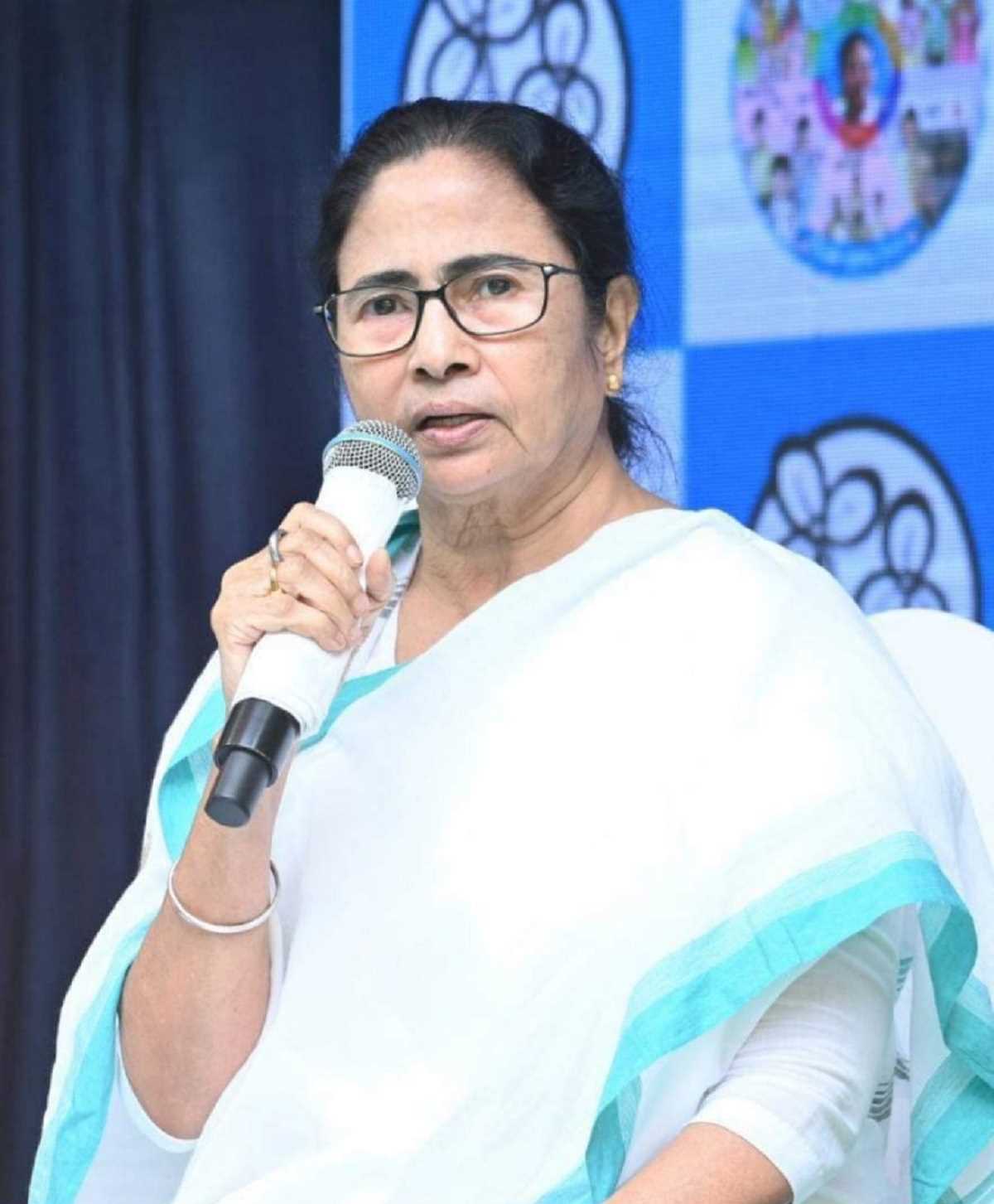 बंगाल सरकार ने मेडिकल कॉलेजों से रेजिडेंट डॉक्टरों का ब्योरा मांगा