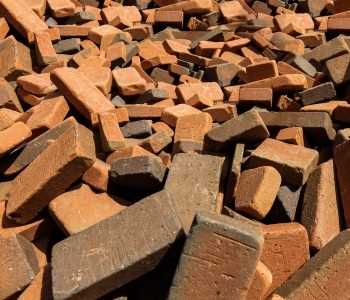 तेलंगाना: वारंगल कस्बे में पुरानी इमारत गिरने से 2 लोगों की मौत तेलंगाना: वारंगल कस्बे में पुरानी इमारत गिरने से 2 लोगों की मौत