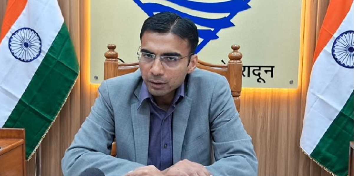 देहरादून: सड़क दुर्घटनाओं के बढ़ते मामलों को लेकर सड़क सुरक्षा समिति की बैठक, डीएम ने दिए व्यवस्थाओं को सुधारने के निर्देश