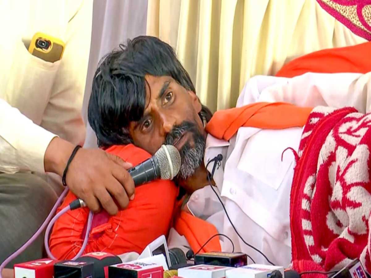 कमजोर, भूखे, प्यासे जारांगे-पाटिल ने इंटरनेट निलंबन पर की सरकार की आलोचना