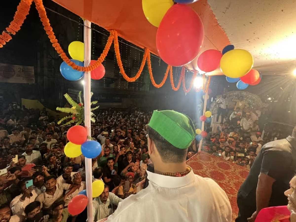 तेज प्रताप ने भरत मिलाप में लोगों को सम्पूर्ण रामायण पढ़ने की दी नसीहत, सारण से चुनाव लड़ने के भी दिए संकेत तेज प्रताप ने भरत मिलाप में लोगों को सम्पूर्ण रामायण पढ़ने की दी नसीहत, सारण से चुनाव लड़ने के भी दिए संकेत