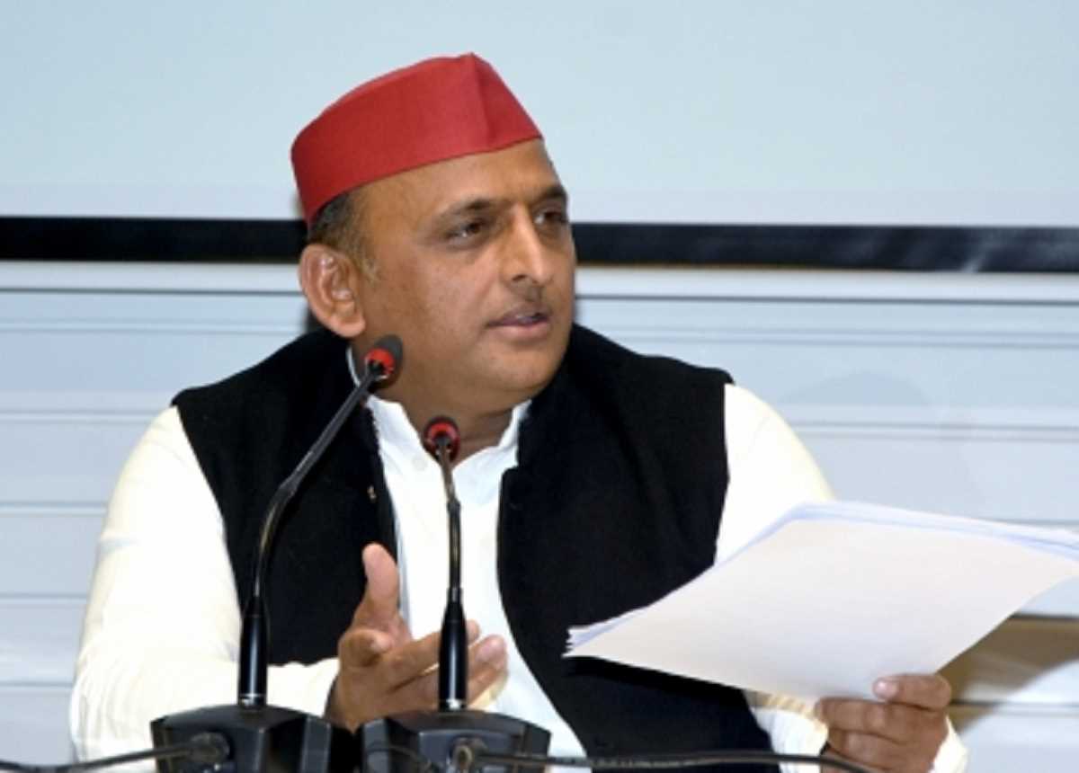 यूपी में प्रस्तावित बिजली बढ़ोतरी से आम आदमी को होगा नुकसान : अखिलेश