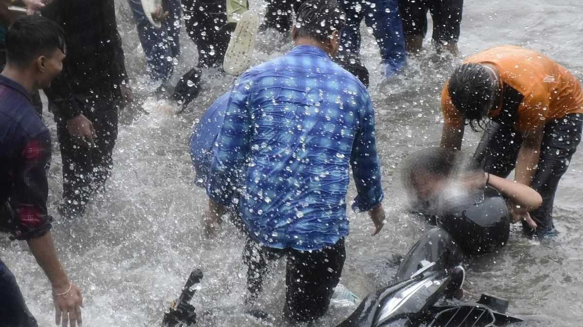 लखनऊ में युवती से अभद्रता मामले में चार आरोपी गिरफ्तार, पुलिसकर्मियों पर गिरी गाज