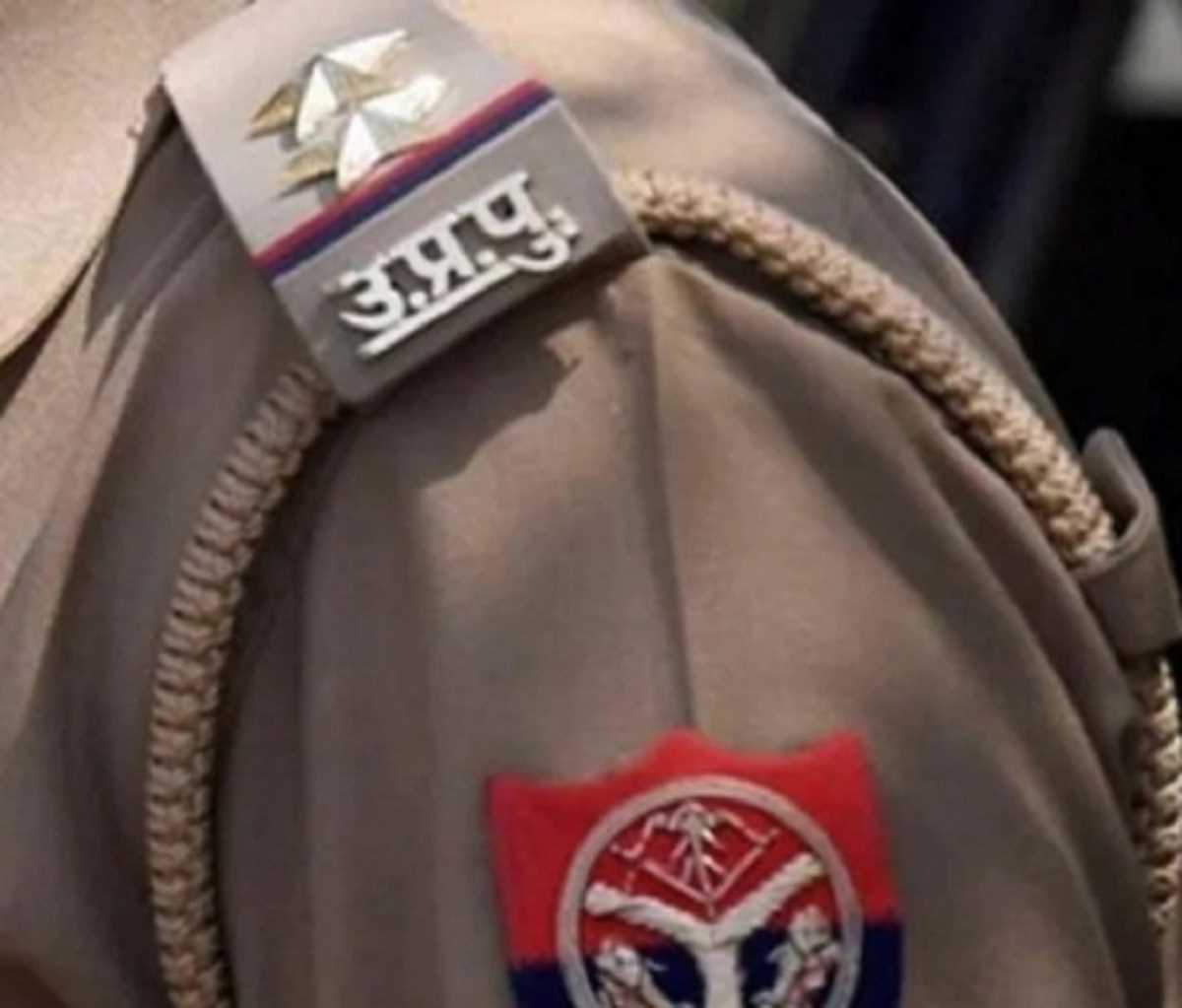 UP News: बलिया में हनुमानजी की मूर्ति हटाने पर हंगामा, ग्रामीणों के हमले में थाना प्रभारी समेत 5 पुलिसकर्मी घायल UP News: बलिया में हनुमानजी की मूर्ति हटाने पर हंगामा, ग्रामीणों के हमले में थाना प्रभारी समेत 5 पुलिसकर्मी घायल