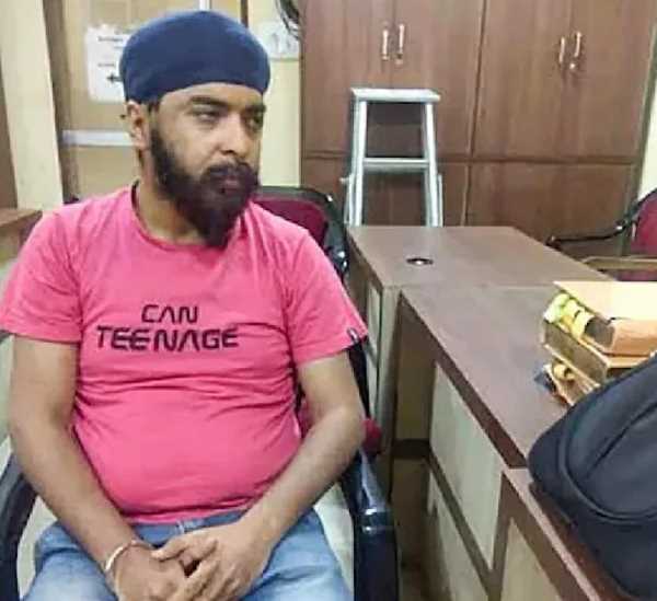 DDU हॉस्पिटल में बग्गा का कराया गया मेडिकल, जज के घर ले जा रही दिल्ली पुलिस DDU हॉस्पिटल में बग्गा का कराया गया मेडिकल, जज के घर ले जा रही दिल्ली पुलिस