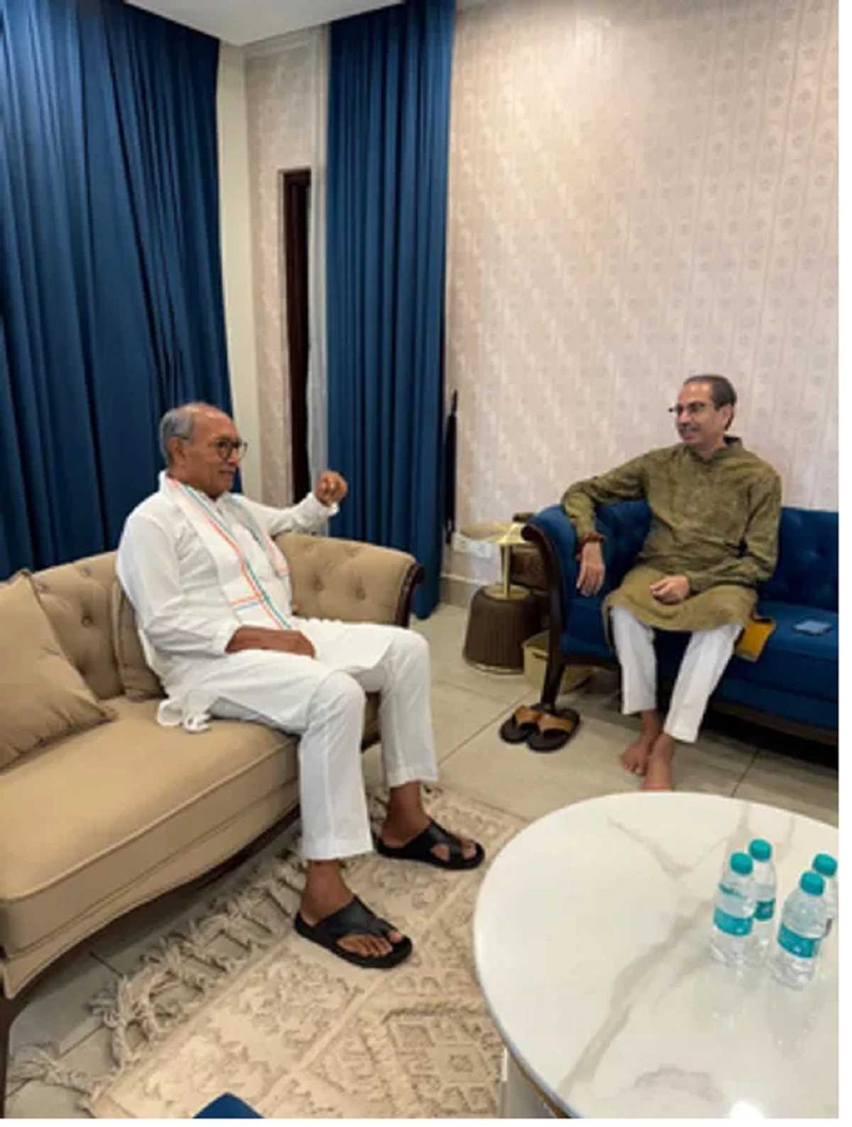 दिग्विजय सिंह ने की शिवसेना (यूबीटी) प्रमुख उद्धव ठाकरे से की मुलाकात