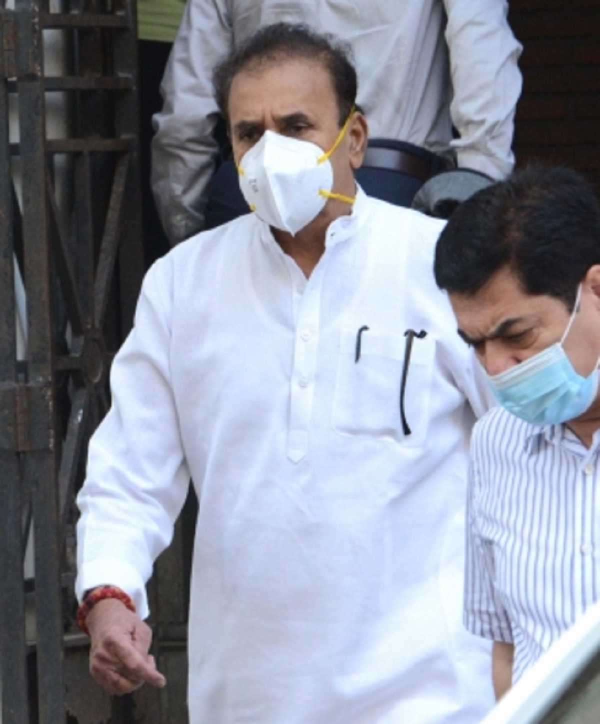 अनिल देशमुख जेल से छूटे:महाराष्ट्र के पूर्व गृहमंत्री एक साल, एक महीने, 27 दिन बाद बाहर आए; बोले- मुझे झूठे केस में फंसाया