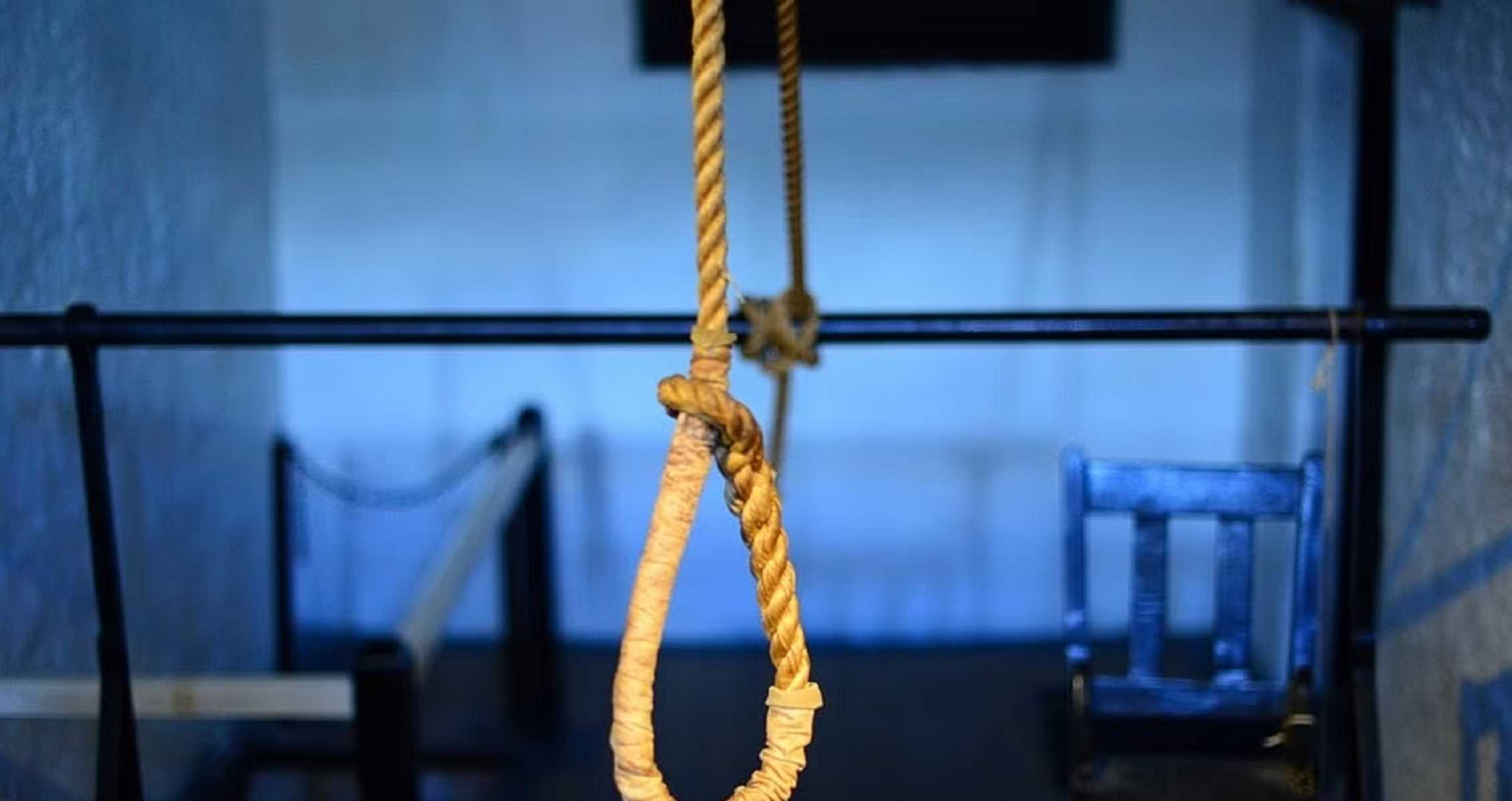 भाजपा नेता ने परिवार सहित जहरीला पदार्थ का सेवन कर आत्महत्या की