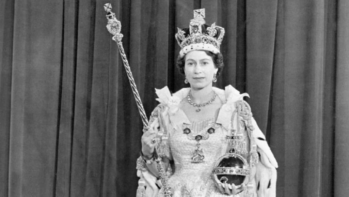 कैसे होती है ब्रिटेन में ताजपोशी कैसे होती है ब्रिटेन में ताजपोशी