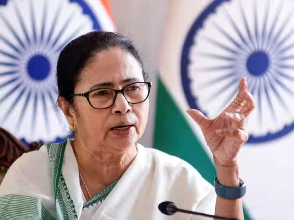 ममता ने की आंध्र ट्रेन हादसे की जांच की मांग