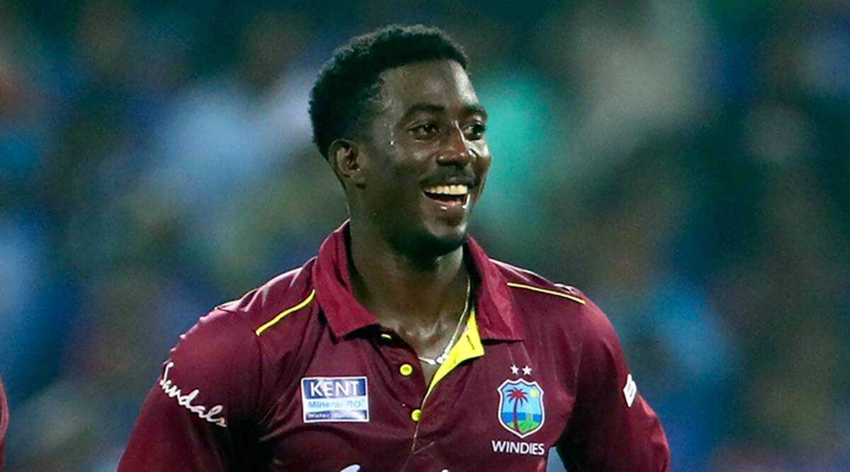 वेस्टइंडीज के लेग स्पिनर हेडन वॉल्श जूनियर कोविड-19 पॉजिटिव