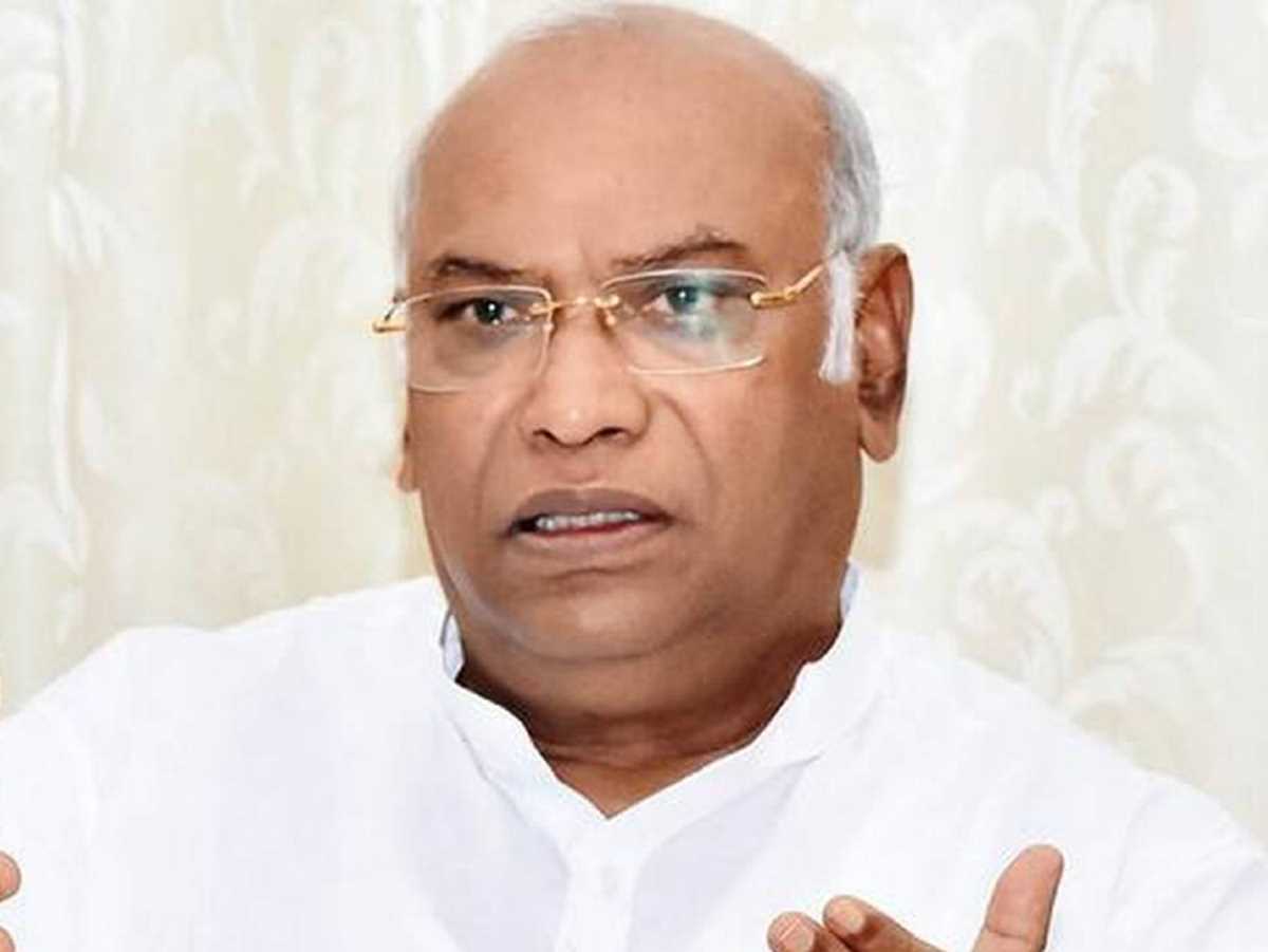 मैं किसी के विरोध में चुनाव नहीं लड़ रहा हूं : खड़गे