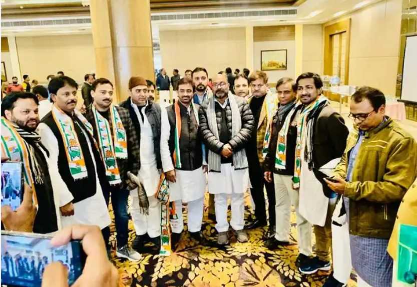 यूपी में सपा के छह पार्षद कांग्रेस में हुए शामिल