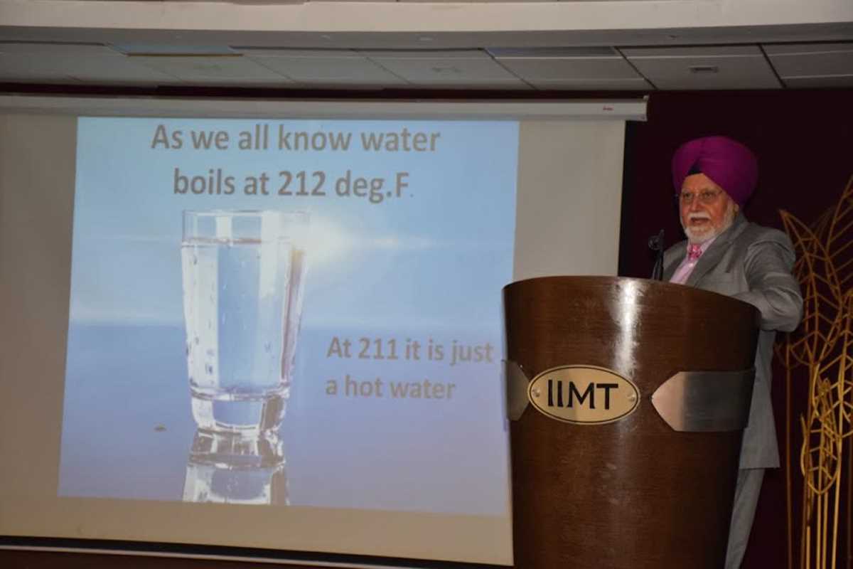 स्टार्टअप शुरु करने के लिए बैंक के माध्यस से सरकार कर रही है सहयोग