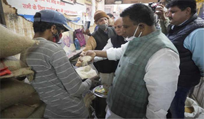 कोई भी लाभार्थी मुफ्त राशन से वंचित नहीं रहेगा : हुसैन कोई भी लाभार्थी मुफ्त राशन से वंचित नहीं रहेगा : हुसैन