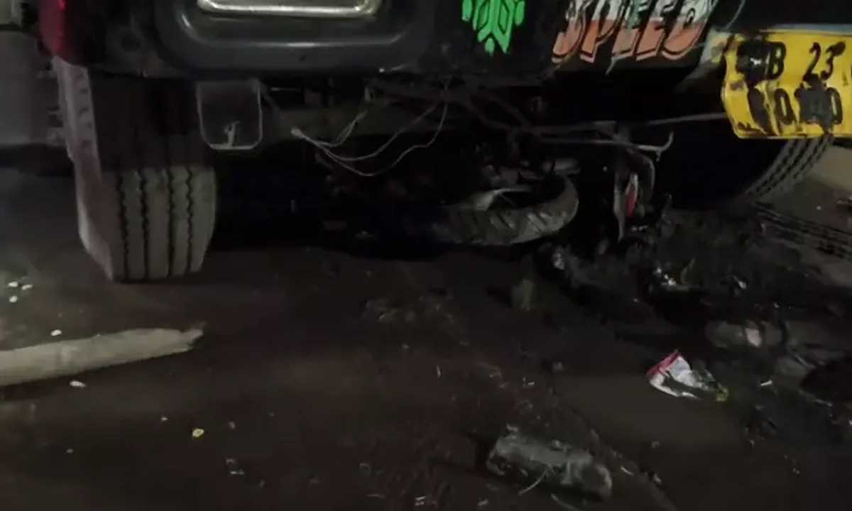 बिहार में बेकाबू ट्रक ने बाइक को मारी टक्कर, 3 की मौत