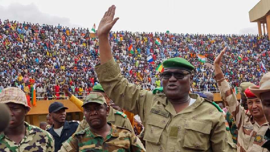 नाइजर ने एयरस्पेस बंद किया, सैन्य कार्रवाई की आशंका