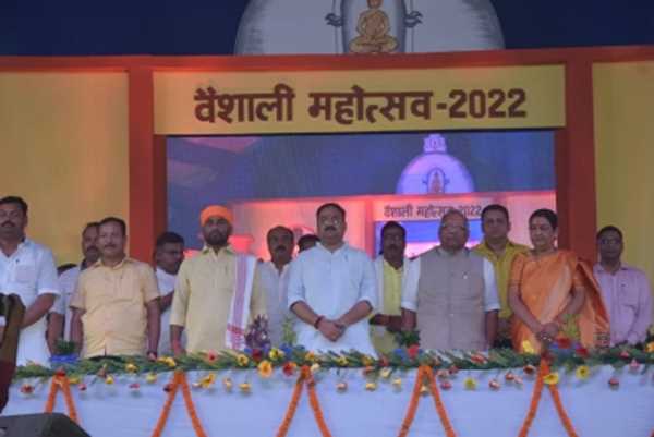 महोत्सव का आयोजन अतीत की विरासत को प्रस्तुत करने का सशक्त माध्यम : तारकिशोर