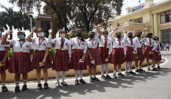 बिहार में अब खुलेंगे स्कूल, प्रतिबंधों के साथ सिनेमा हॉल और शॉपिंग मॉल खोलने के आदेश