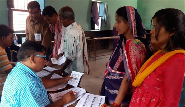 बिहार : दूसरे चरण का मतदान जारी, पहले 2 घंटे में 8 फीसदी मतदान