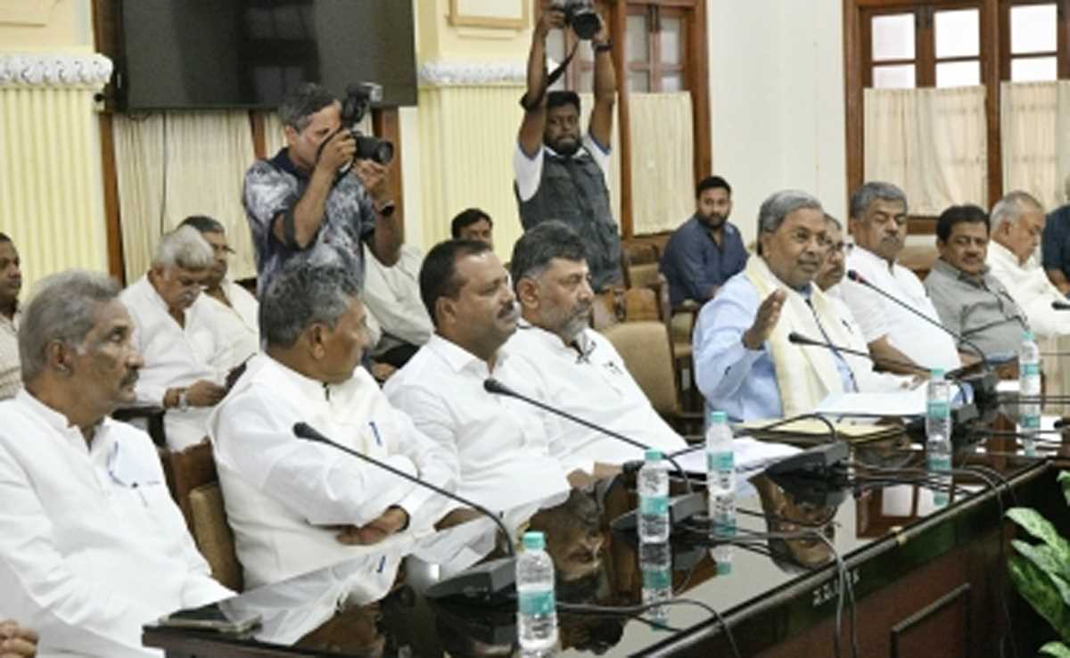 शिवकुमार दिल्ली पहुंचे, कैबिनेट विस्तार पर शीर्ष नेतृत्व के साथ करेंगे चर्चा