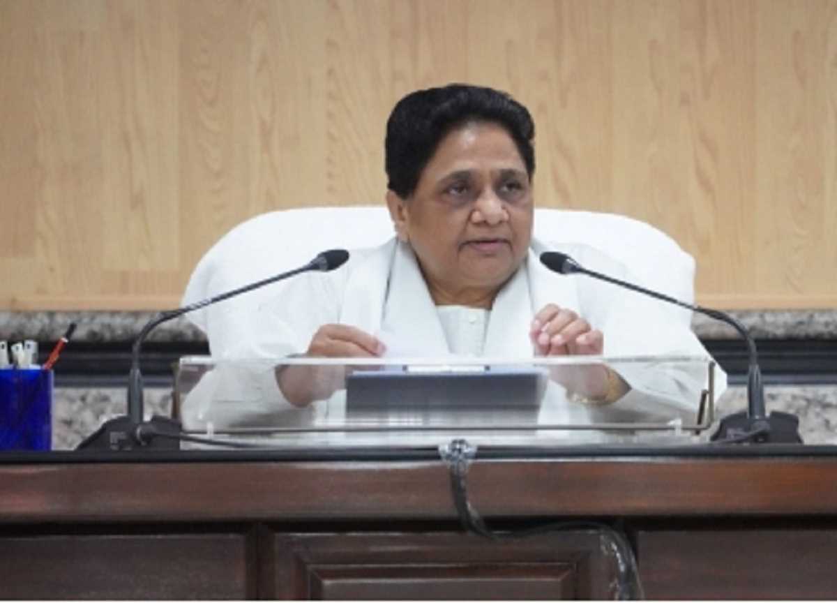 मायावती बोली प्रदेश में सड़के बदहाल, हर रोज लोग हो रहे हादसों का शिकार