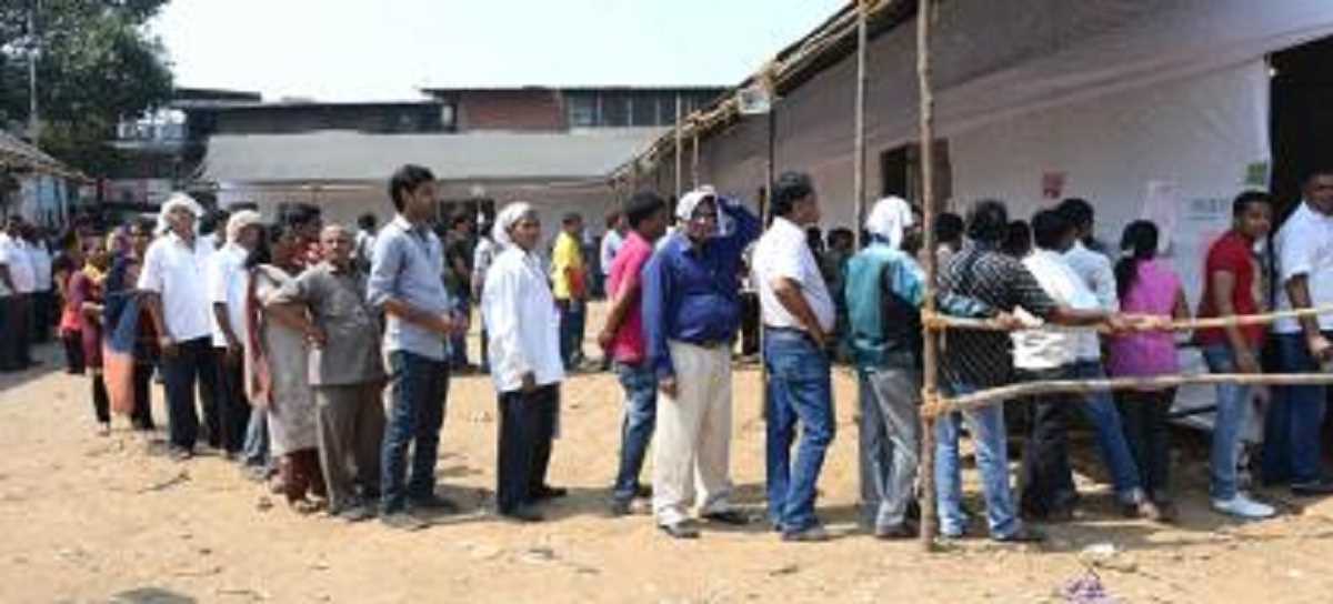 मुंबई : अंधेरी पूर्व विधानसभा उपचुनाव में मतदाताओं की लगी कतारें