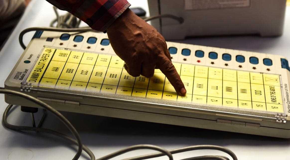 बिहार उपचुनाव परिणाम : मोकामा में राजद आगे, गोपालगंज में बीजेपी आगे