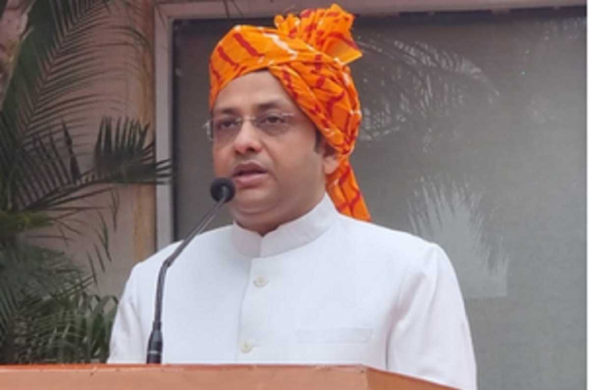 आईएएस अधिकारी अमित किशोर को नियुक्त किया गया रक्षा मंत्री राजनाथ सिंह का निजी सचिव