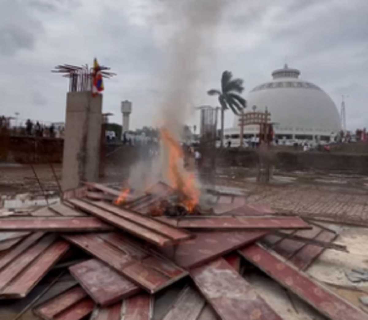 उग्र विरोध के बाद सरकार ने नागपुर की दीक्षाभूमि पर पार्किंग परियोजना रोकी