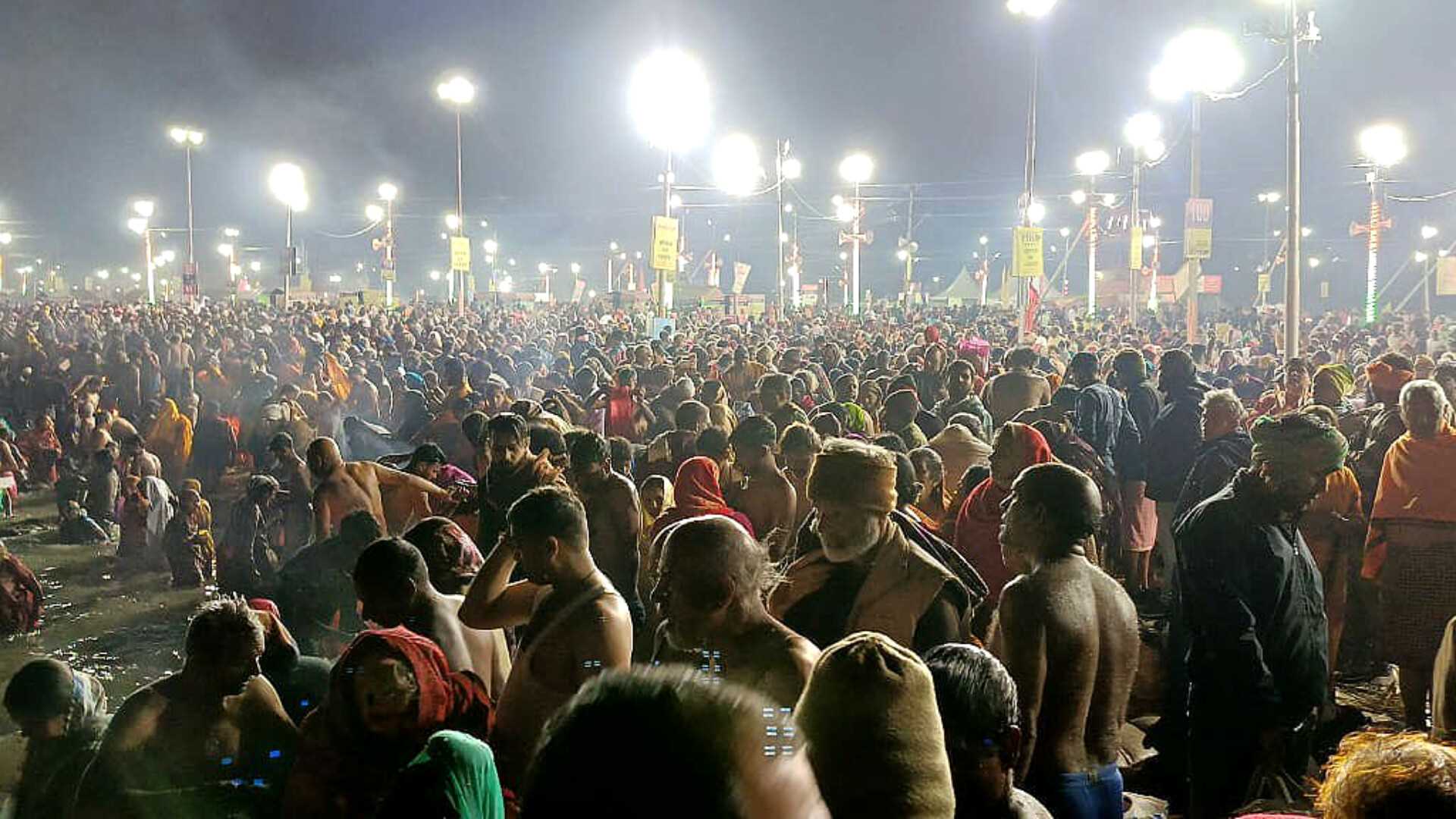 Maghi Purnima 2024: माघी पूर्णिमा पर संगम के तट पर देखने को मिला आस्था का सैलाब