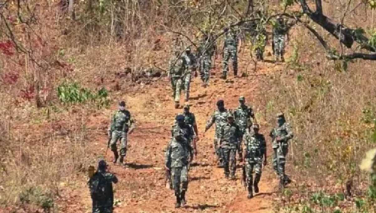 छत्तीसगढ़ में माओवादियों के साथ मुठभेड़ में 11 जवान शहीद
