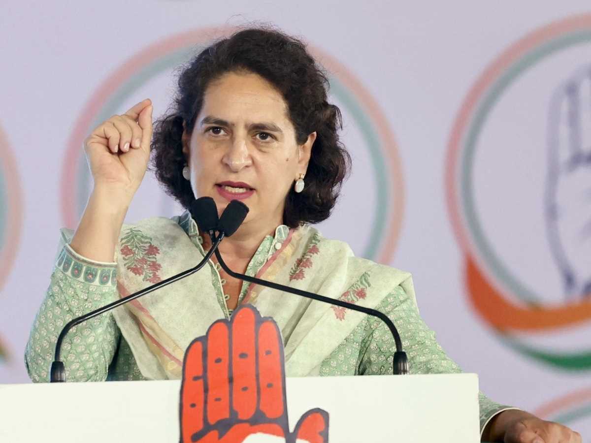 बीजेपी के बुल्डोजर न्याय पर प्रियंका का करारा वार बीजेपी के बुल्डोजर न्याय पर प्रियंका का करारा वार