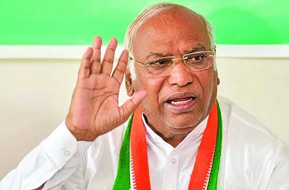 खड़गे आज हिमाचल के दो दिवसीय दौरे पर जाएंगे खड़गे आज हिमाचल के दो दिवसीय दौरे पर जाएंगे